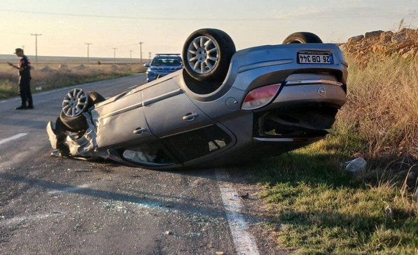 Takla atan otomobilin sürücüsü yaralandı!