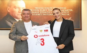 Voleybolun yıldızı Güzelbahçe’de antrenman yapacak