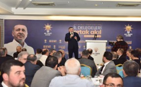 Delege buluşmasında AK Partili Saygılı'dan CHP'li mevkidaşına salvo: İzmir’e sadece kasvet ve başarısızlık getirdi