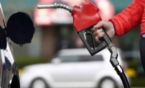 Benzine ve motorine peşpeşe zamlar