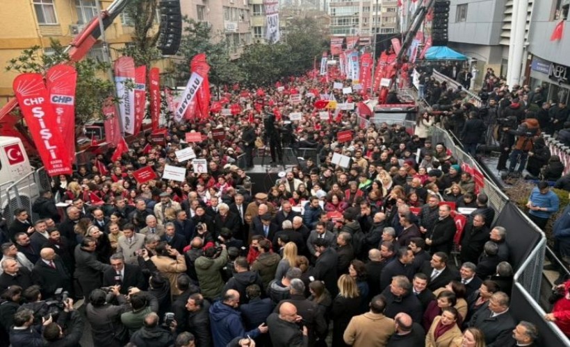 Beşiktaş'ta büyük kalabalık toplandı