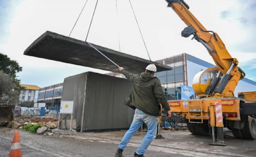 Bornova’da yol yapım çalışmaları hız kesmiyor