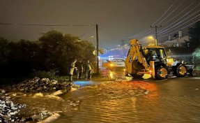 Datça'da taşkının bilançosu: 16 ev ve 2 iş yerini su bastı