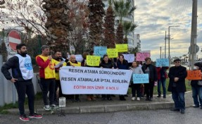 Eğitim-Sen İzmir'de 'resen atama' protestosu: 'Sürgündür, atamalar iptal edilsin'