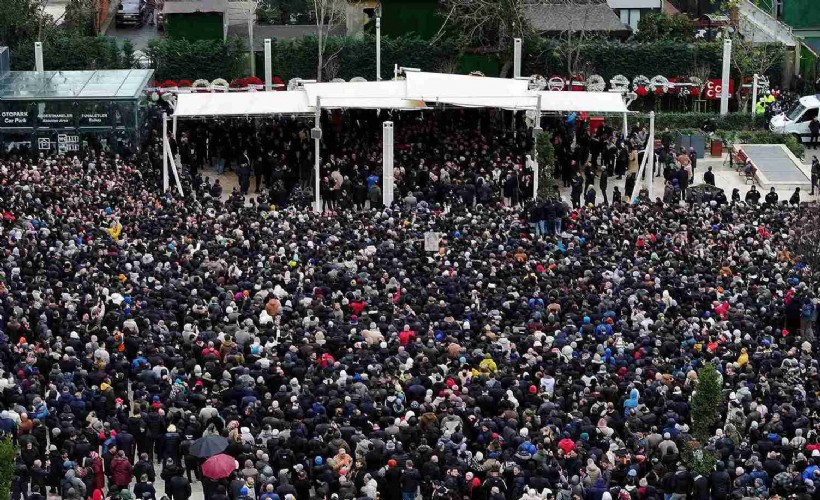 Ferdi Tayfur'un cenazesinde kalabalık avluya sığmadı... Gözyaşları sel oldu aktı