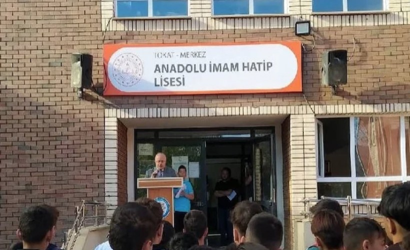 İmam Hatiplilerin yılbaşı videosuna tepki yağdı