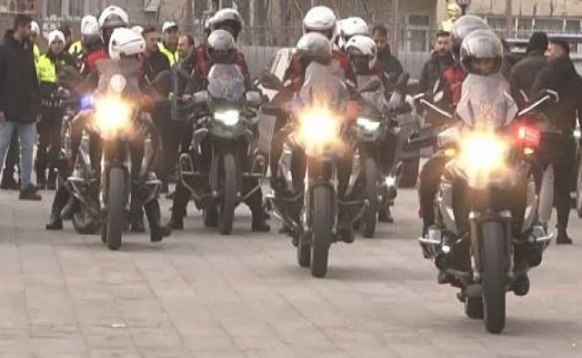 İzmir'de motosikletli polisler iş başında