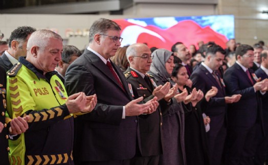 İzmir'in kahramanları unutulmadı: Şehit Fethi Sekin ile Musa Can törenle anıldı