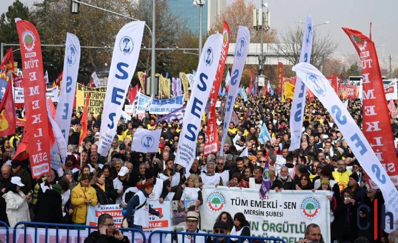 İzmir’de emekçiler ayakta: 'Haklarımız için alanlardayız!'