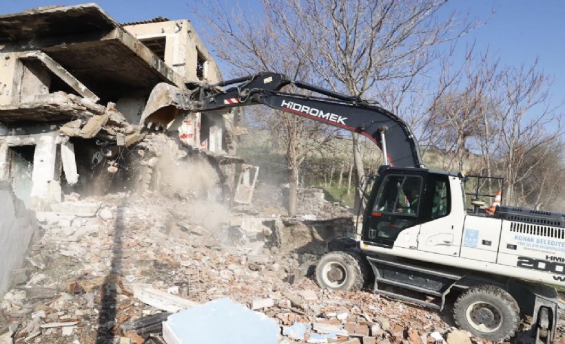 Konak’ın kent dokusu değişiyor: 9 ayda 92 metruk bina yıkıldı