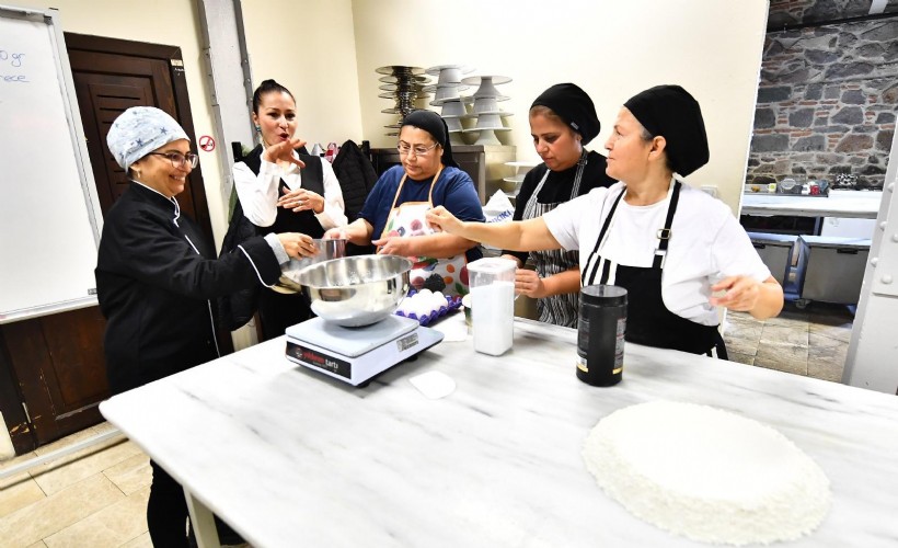 Meslek Fabrikası’nda işitme engellilere yönelik pastacılık kursu açıldı