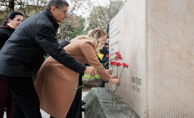 Nazım Hikmet Konak’ta anıldı... Başkan Mutlu: Fikirleri, cesareti ve inancı bize ilham veriyor