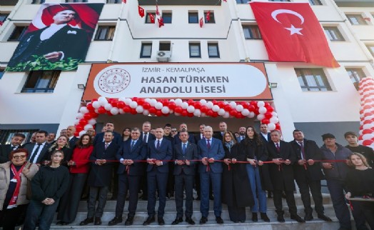 Özel açılış töreninde gençlere seslendi: ‘Valizleri zihninizde toplamayın’