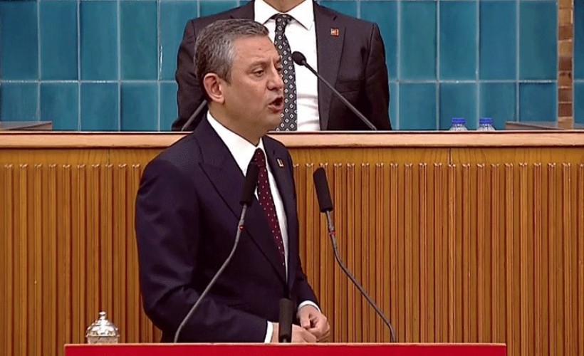 Özel'den Menemen örneği: Başkanımızı soruşturma başlamadan partiden atmış partiyiz