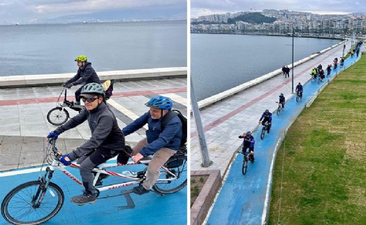 Pedallar daha fazla kabartmalı kitap için çevrildi