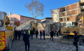 Uşak'ta göçük altında kalan kepçe operatörünün cansız bedenine ulaşıldı