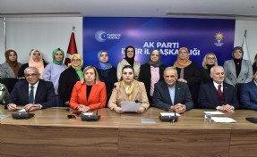 AK Parti İzmir'den 28 Şubat açıklaması; ’1000 yıl sürecek projeler dayatanlar en net cevabı yine sandıkta aldılar’