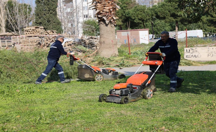 Bayraklı'da parklara kapsamlı bakım