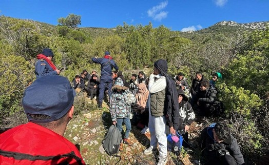 Bodrum’da 45 kaçak göçmen ile 1 göçmen kaçakçısı yakalandı