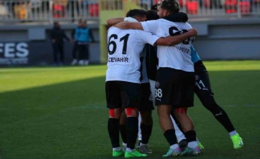 Bornova 1877'ye evinde Kuşadasıspor darbesi