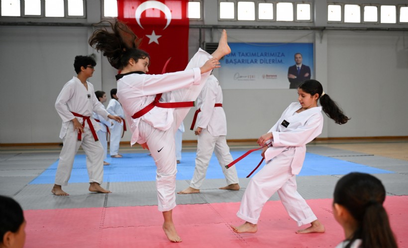 Bornova’da taekwondocuların kuşak heyecanı