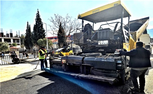 Bornova’da yol çalışmaları kar-kış dinlemiyor