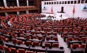 Bugün seçim olsa yasa çıkarmak için bir parti daha gerekiyor