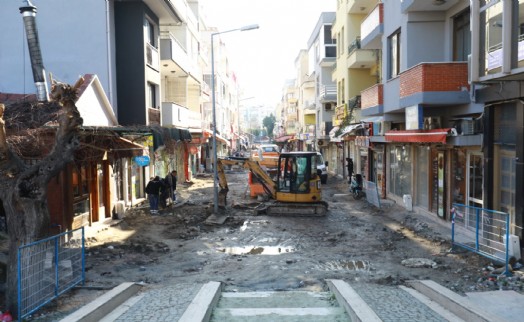 Efes Selçuk'ta Çarşıda 'ortak' mutluluk; Helal olsun Filiz Başkan'ımıza