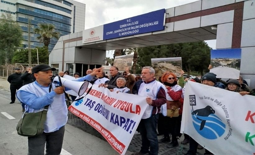 Foçalılardan il müdürlüğü önünde eylem: 'Mahkeme kararını uygula, taş ocaklarını kapa!' çağrısı