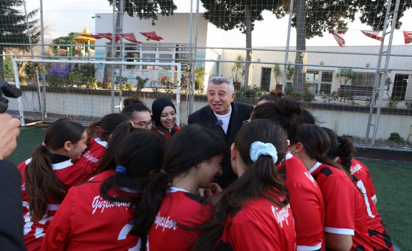 Güzelbahçe Kadın Futbol Takımı’ndan iddialı başlangıç