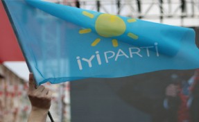 İYİ Parti İzmir'de revizyon: Listede sürpriz isim!