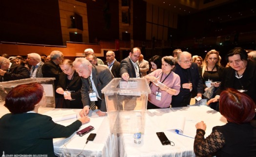 İzmir Kent Konseyi Başkanı Özgür Topaç oldu