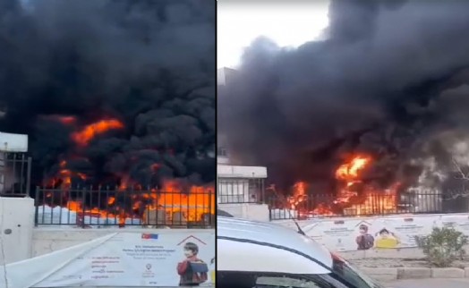 İzmir'de inşaat halindeki okul bahçesinde yangın