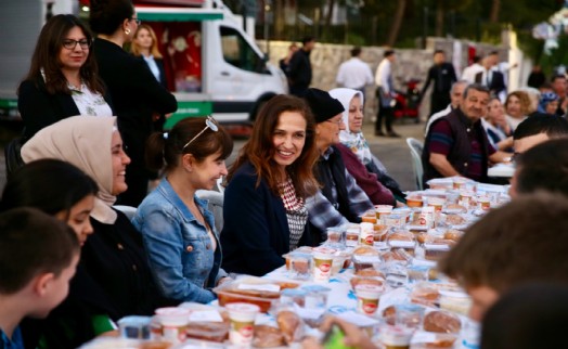 Karşıyaka Belediyesi’nden iftar dayanışması