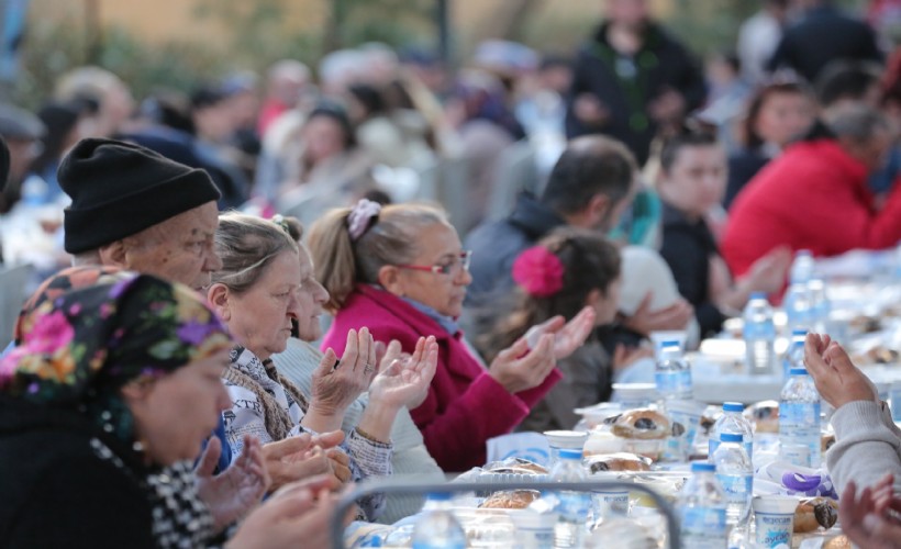 Konak Belediyesi Ramazan’da dayanışmayı büyütüyor