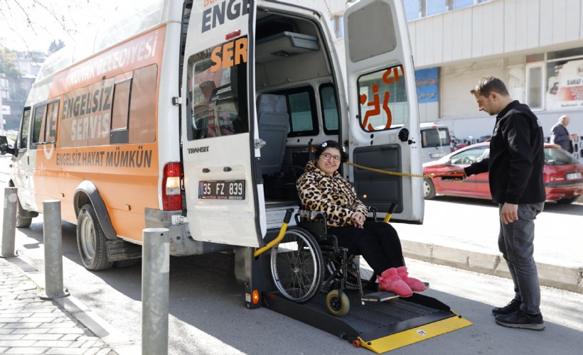 Konak’ta ‘Engelsiz Servis’le hayata engel yok