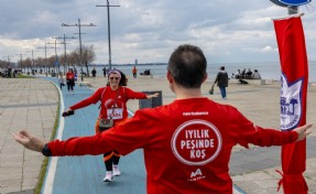 Konak’ta ‘Sevdiğine Koş’ ile her adım sevgiye atıldı