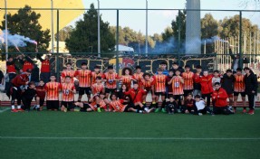 Manavkuyu 1925 İzmir'de U14'te namağlup şampiyon