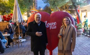 Sevginin günü Konak’ta Love Fest ile kutlandı