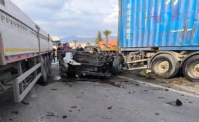 Seyir halindeki TIR karşı şeride geçti, sürücüsü hayatını kaybetti