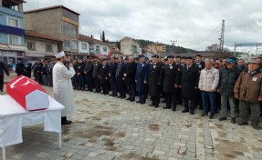 Yangında hayatını kaybeden Kıbrıs gazisi toprağa verildi