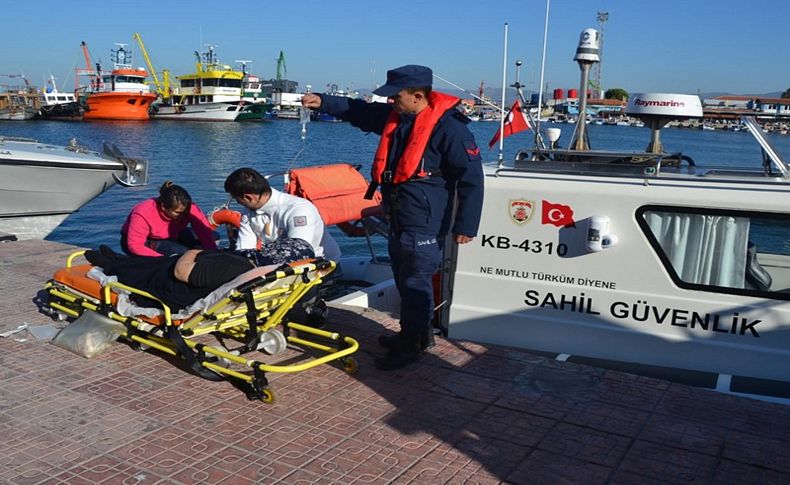 'Umuda yolculuk'ta botta doğum yaptı