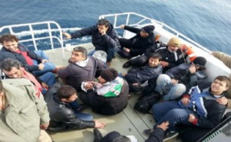 İzmir'de sahil güvenlik 61 kaçağı kurtardı