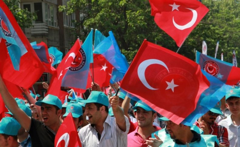 1 Mayıs törenine çöpçünün dansı damga vurdu