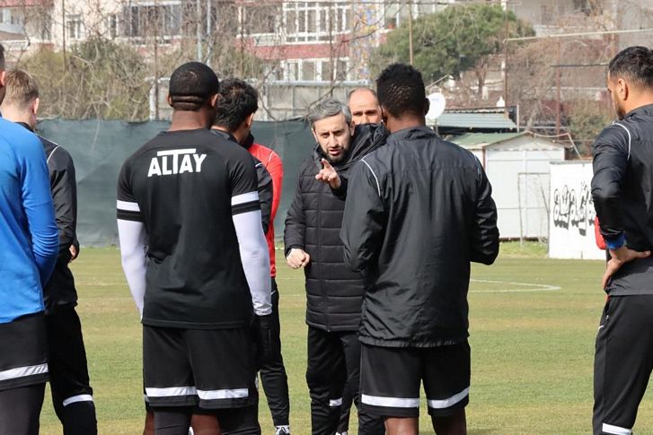 Altay’ın Beşiktaş mesaisi sürüyor