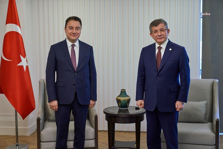 Babacan, Davutoğlu'nu ziyaret etti