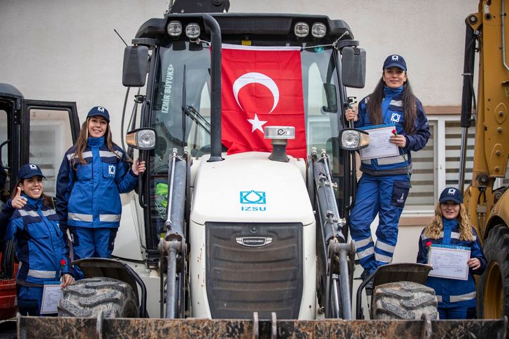 İzmir’in altyapısına kadın eli değecek