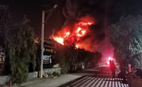 İzmir’de lastik bayisinde çıkan yangın söndürüldü