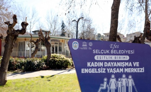 Efes Selçuk'a gelen depremzedelere psikolojik destek