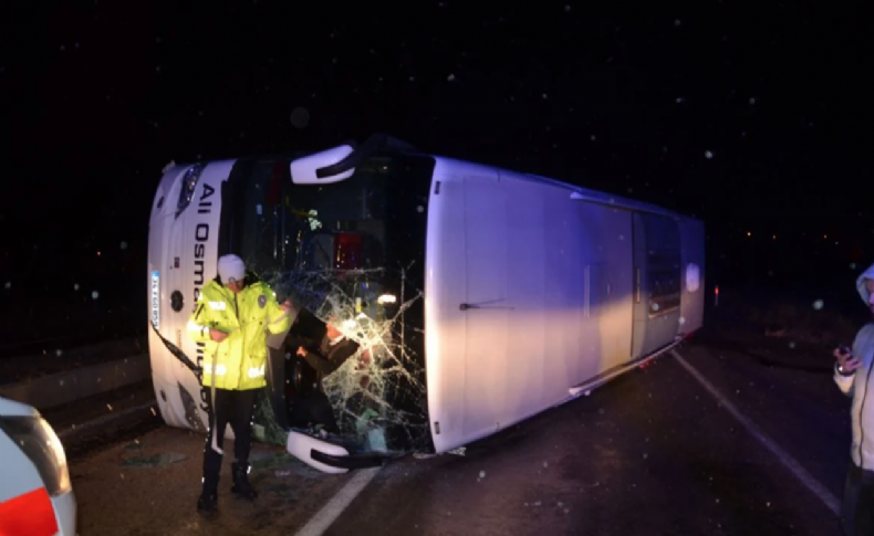 Kastamonu'da yolcu otobüsü devrildi: 30 yaralı